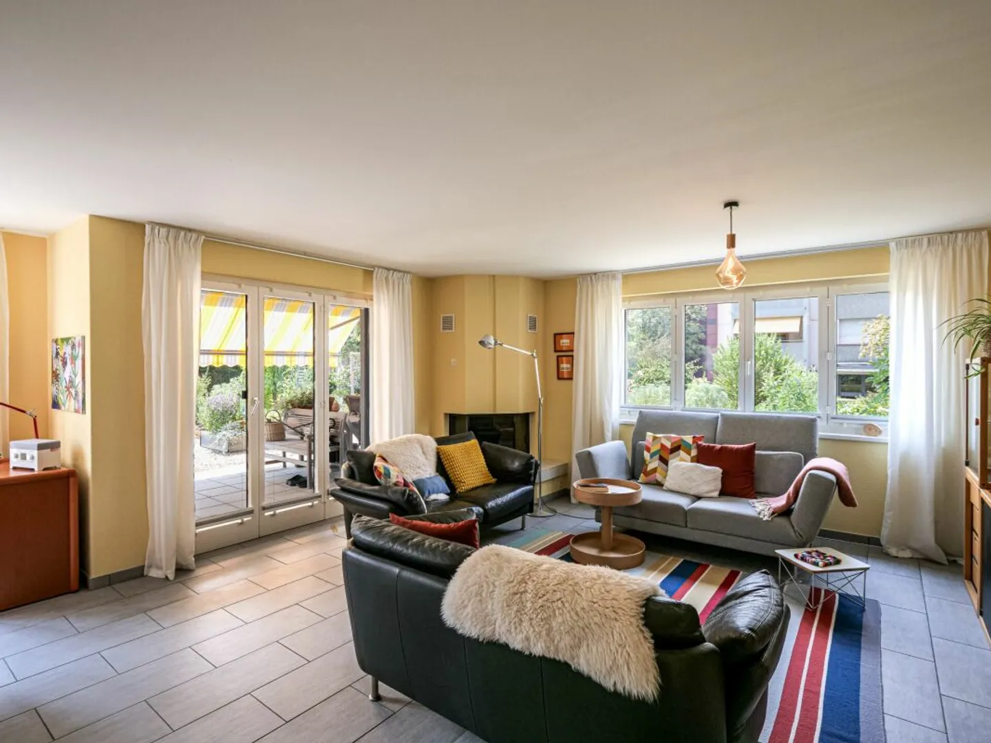 Your new home with garden, fireplace, and plenty of living quality - Photo 3 of 9