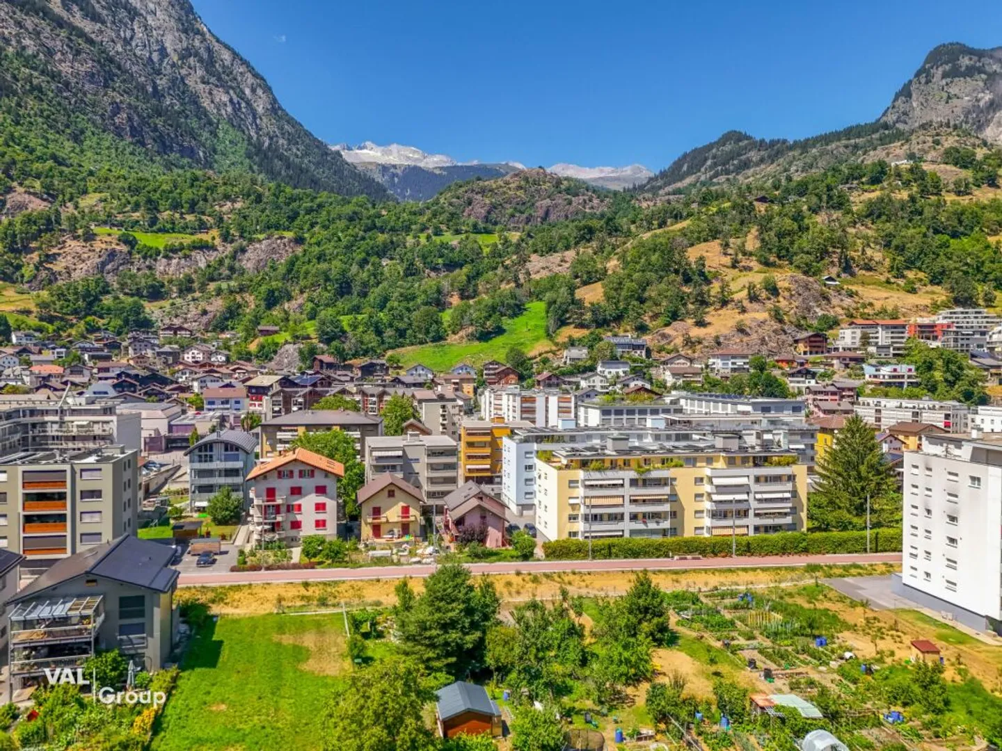 Central à Naters : appartement de 4,5 pièces avec vue sur la montagne - Photo 3 sur 5
