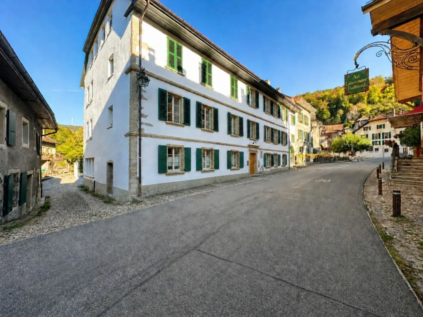 3.5-ROOM APARTMENT IN THE HEART OF THE VILLAGE - Photo 11 of 11