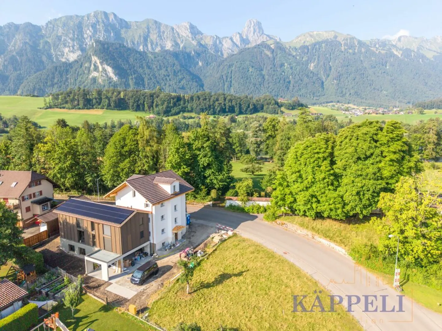 Première location d'un appartement de 2,5 pièces entièrement rénové à Amsoldingen - Photo 8 sur 10