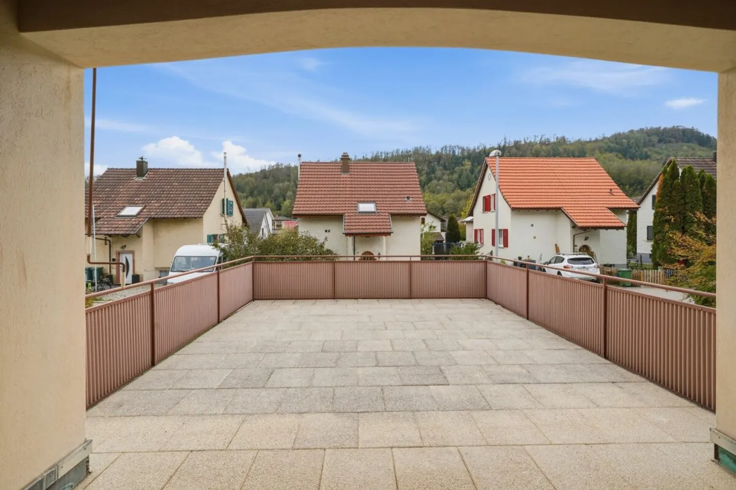 Teilsaniertes Einfamilienhaus mit Terrasse und Garten, nahe Olten - Foto 9 von 13
