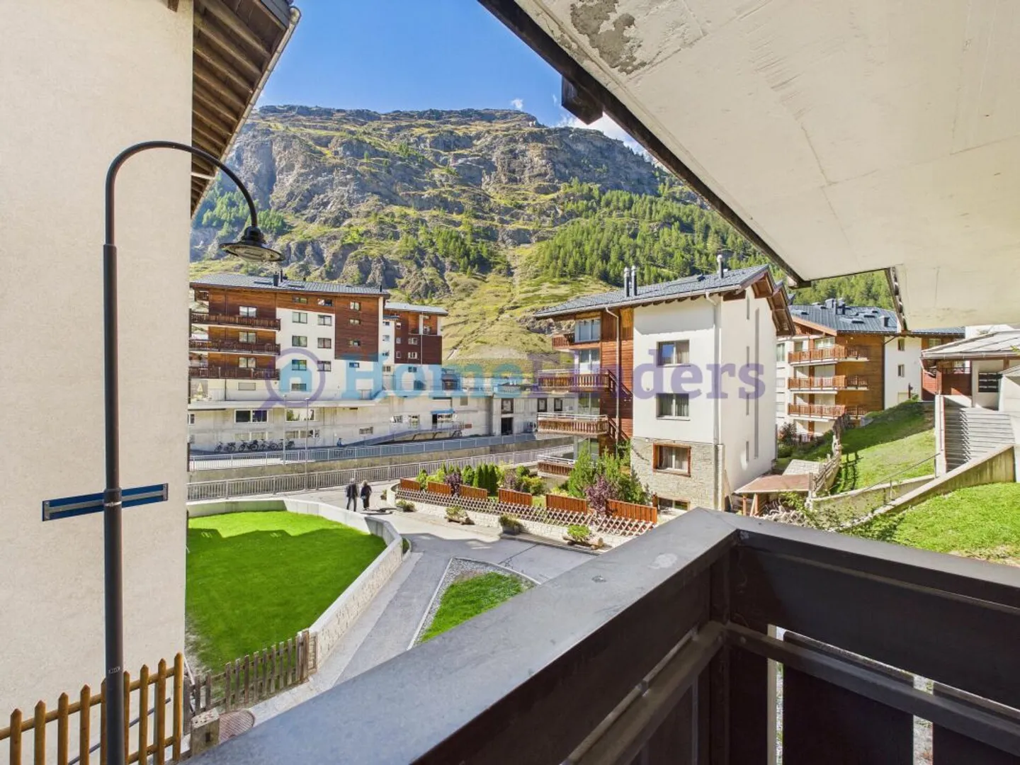 IN THE HEART OF ZERMATT - MOUNTAIN VIEW - CHARM AND VERSATILE USE - Photo 2 of 7