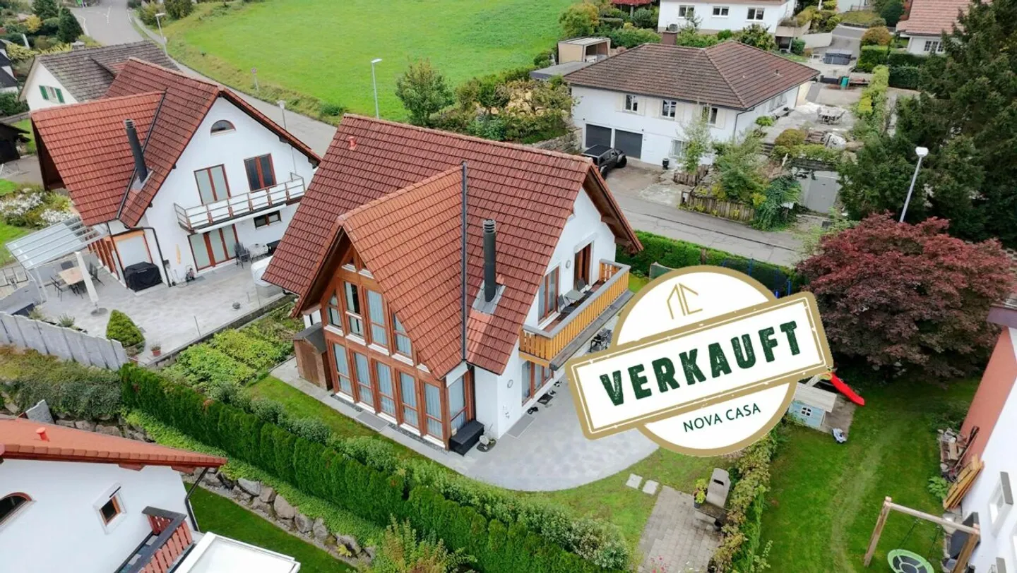 Space for the whole family! Charming house with garden in Dällikon - Photo 1 of 3