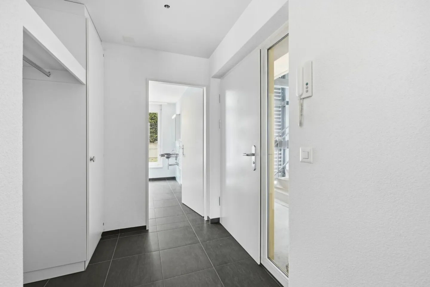 Felicità abitativa moderna con patio e giardino a Pfeffingen - Foto 6 di 13