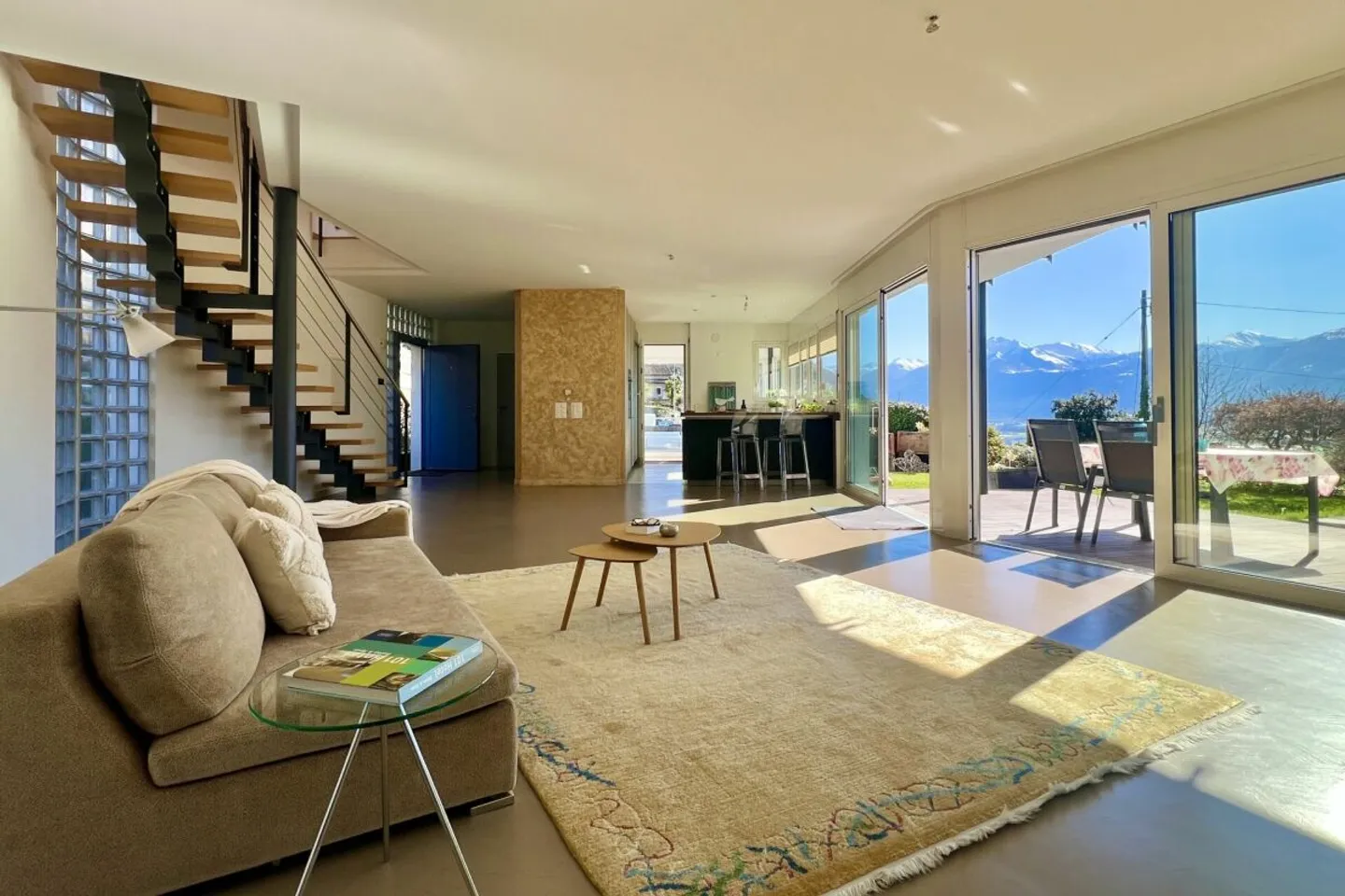 Modernes Familienhaus in Sonnenlage mit herrlichem Garten - Foto 2 di 13