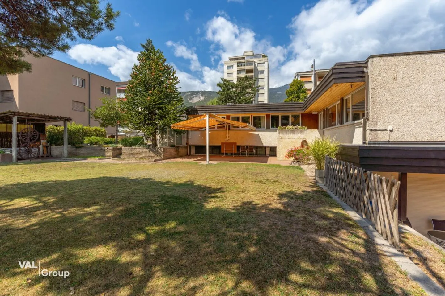 Charming House with Independent Studio - Photo 2 of 13