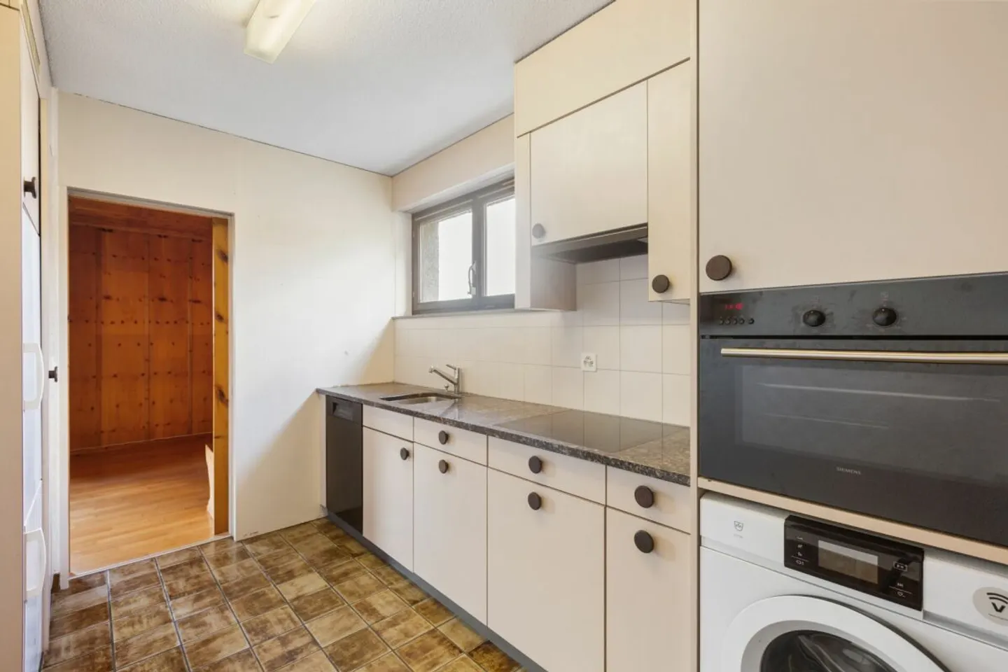Grosszügige 2½-Zimmer-Terrassenwohnung mit Weitsicht - Photo 11 sur 13