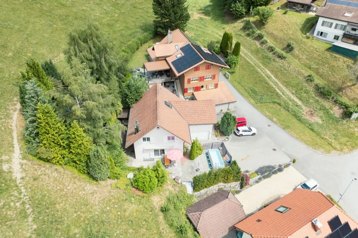 Casa unifamiliare di 6,5 stanze con ampio spazio a Plasselb - Foto 10 di 13