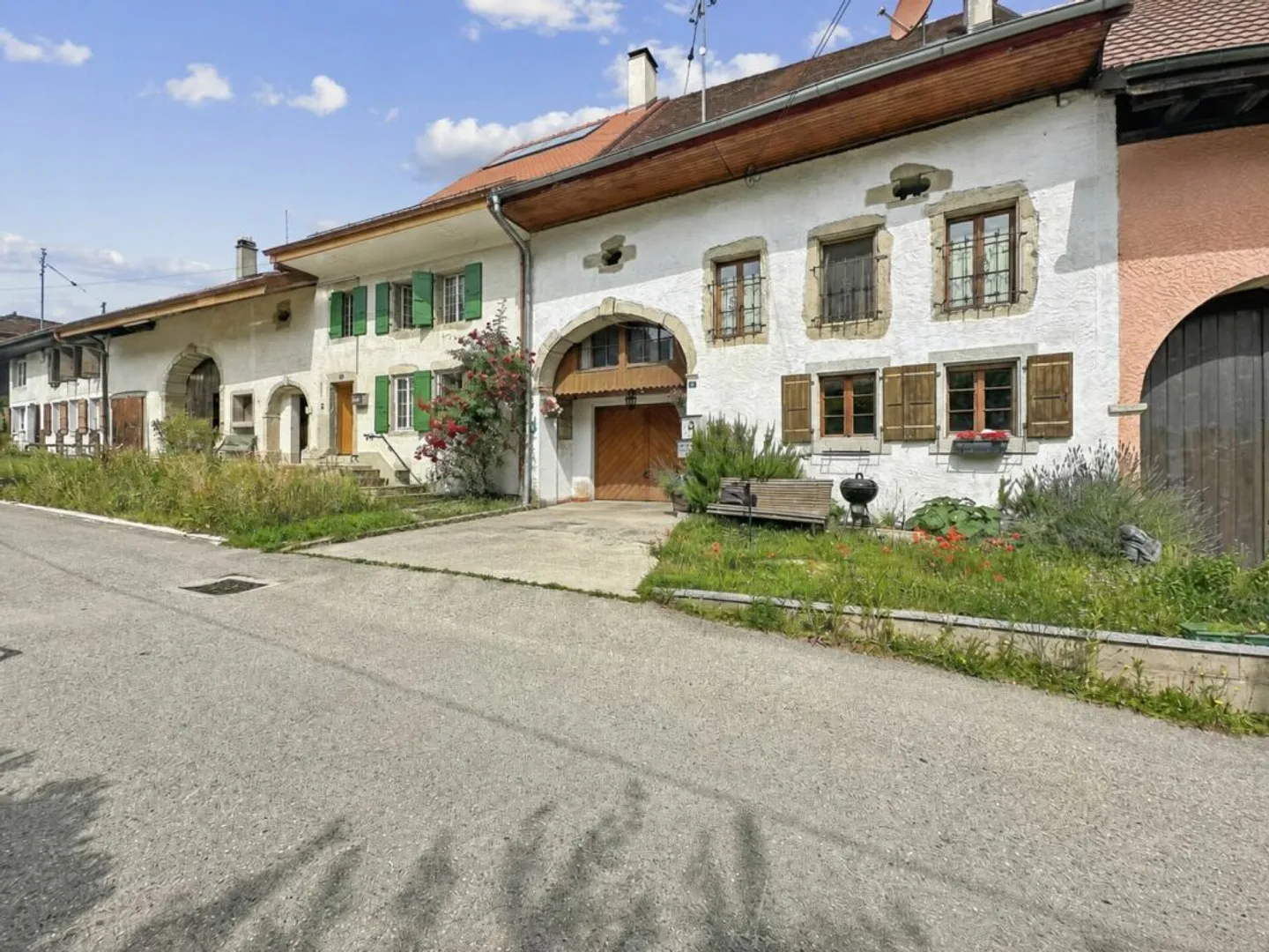 Maison villageoise avec 2 appartements - Photo 1 sur 13