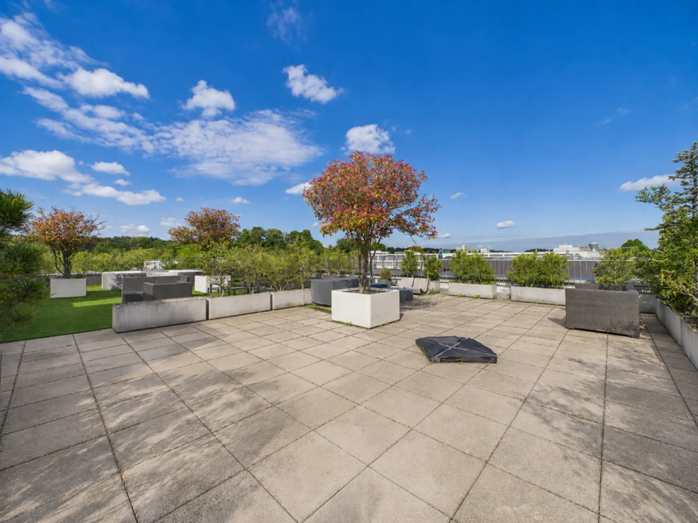Showroom, Lager & Dachterrasse - Photo 13 sur 13