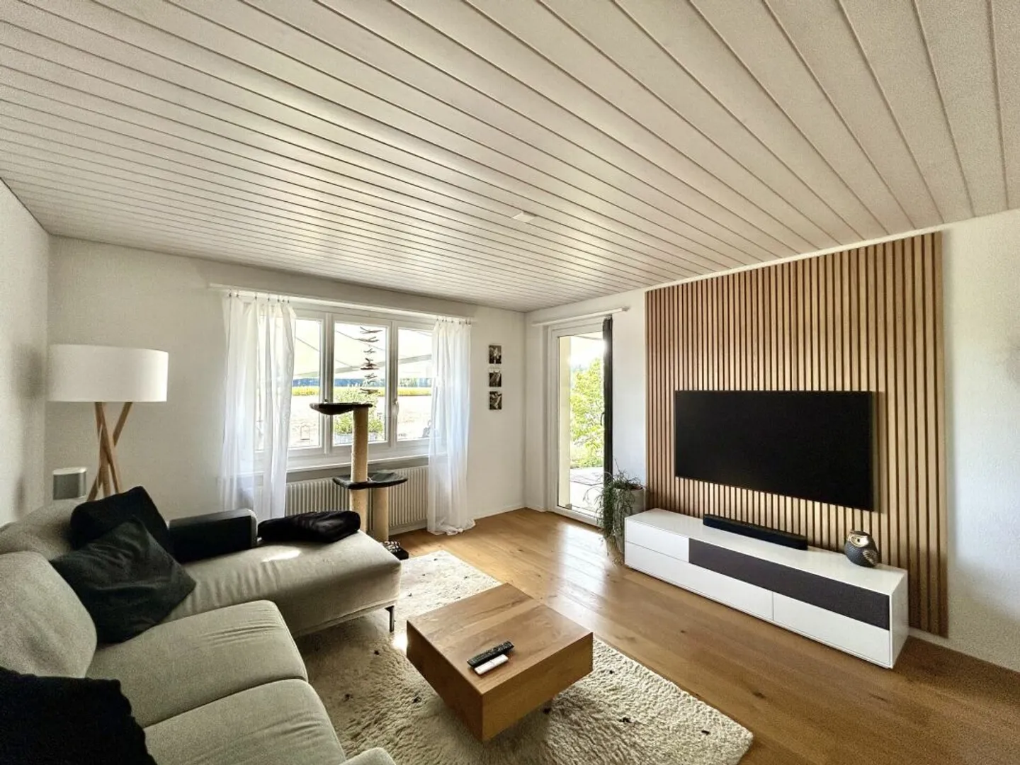 Quiet and idyllic location, modernized single-family house in top condition! - Photo 2 of 12