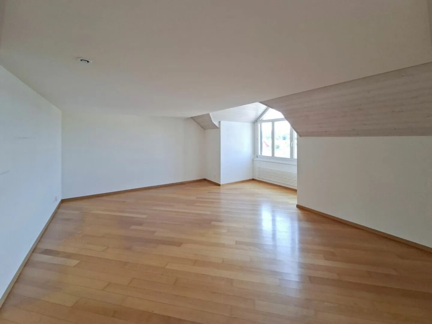 Grosszügige 5 1/2 Zimmer Maisonette-Wohnung in Weinfelden - Foto 3 von 13