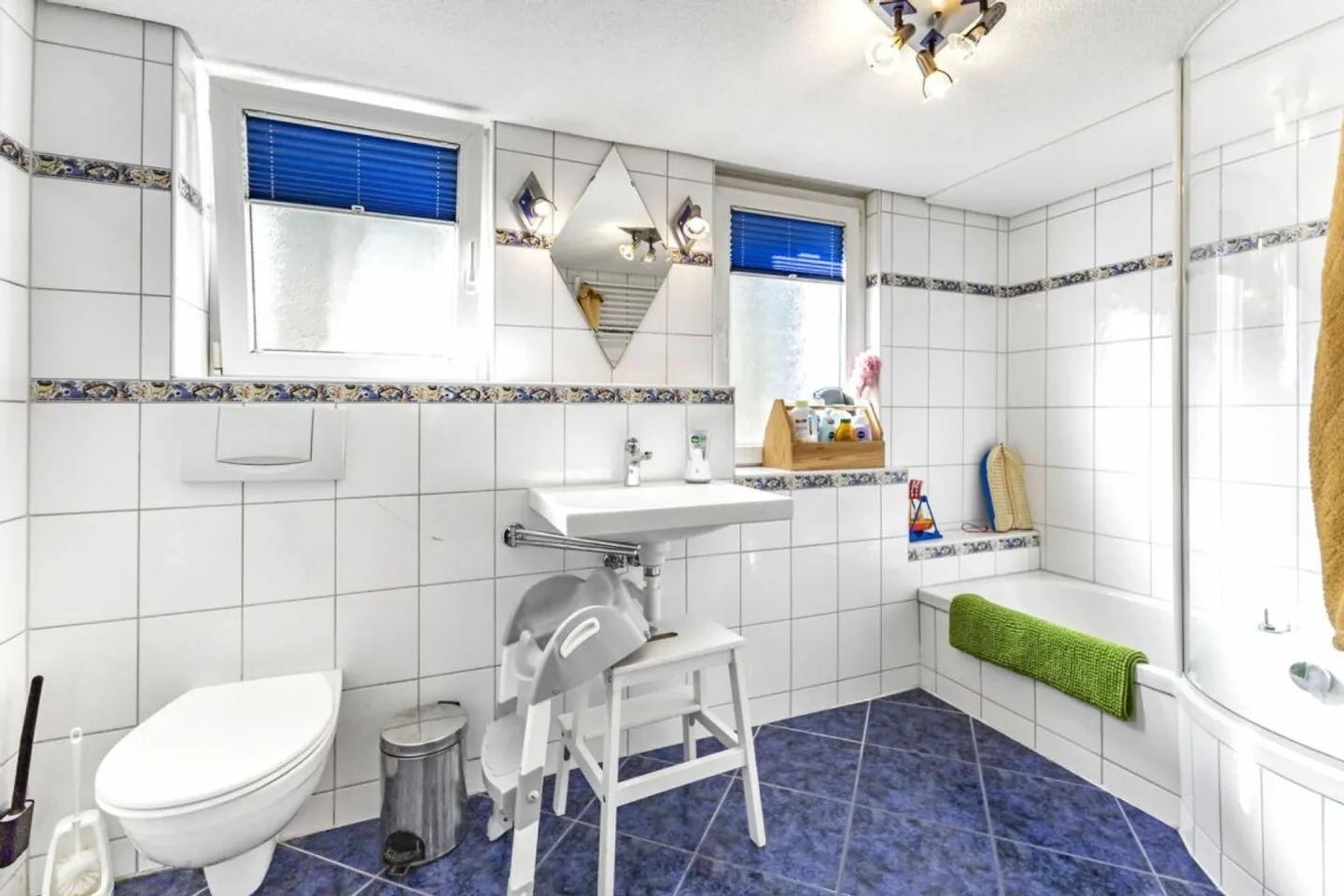 Modernes 8 Zimmer Haus in Rüthi - Foto 13 von 13