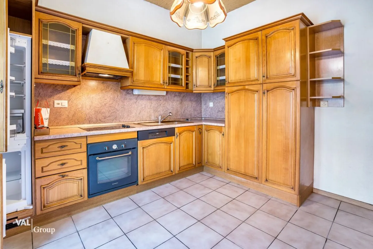 Deux appartements + dépôt, dans maison de 3 unités - Photo 2 of 13