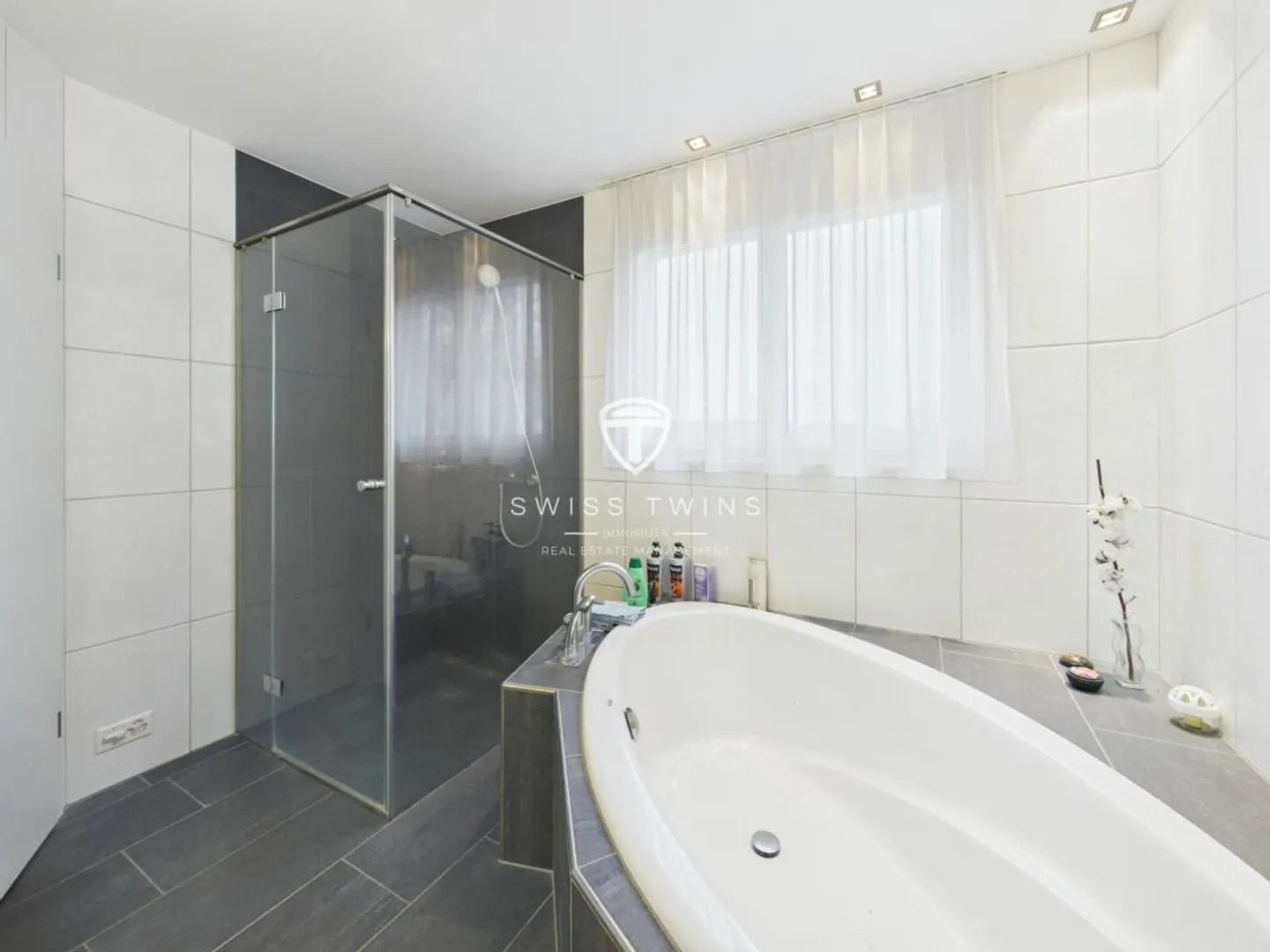 Appartement en duplex de 5½ pièces avec vue panoramique et sur les montagnes - Photo 6 sur 13