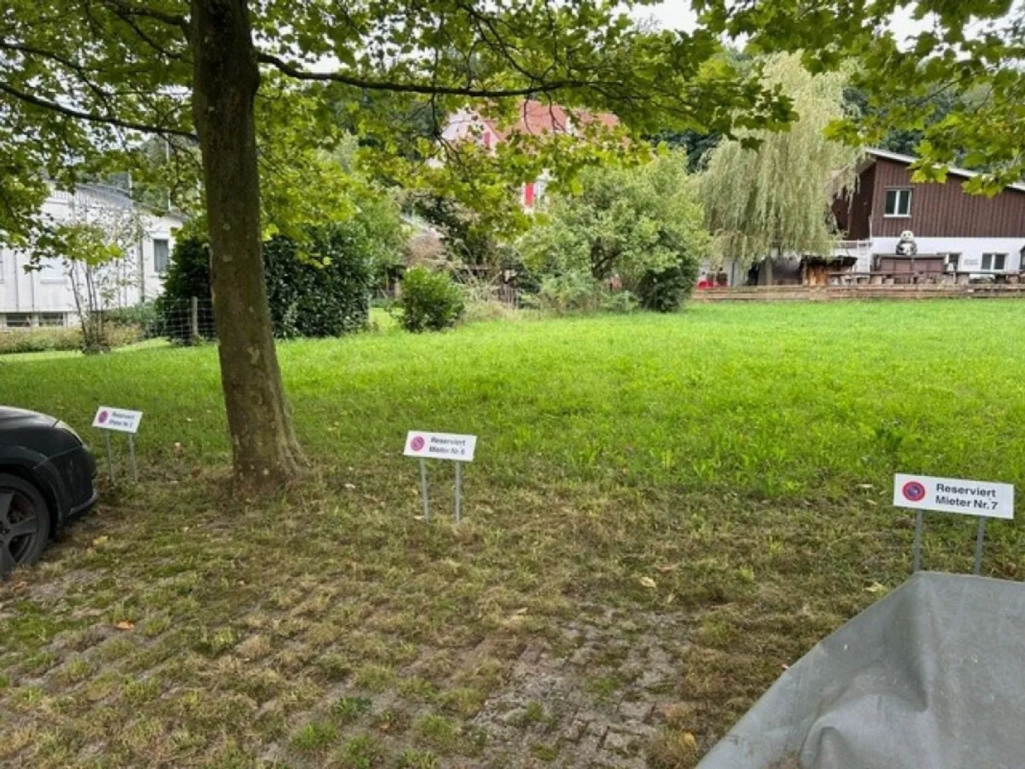 Posti auto esterni in affitto - Foto 2 di 3