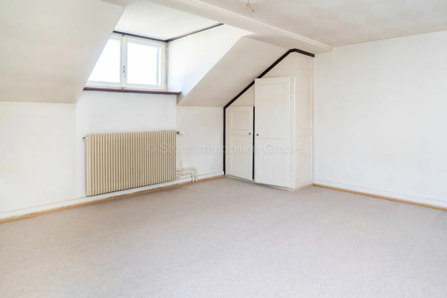 Charmantes 6.5-Zimmer-DEFH mit viel Potenzial im beliebten Quartier Deutweg - Foto 12 von 13