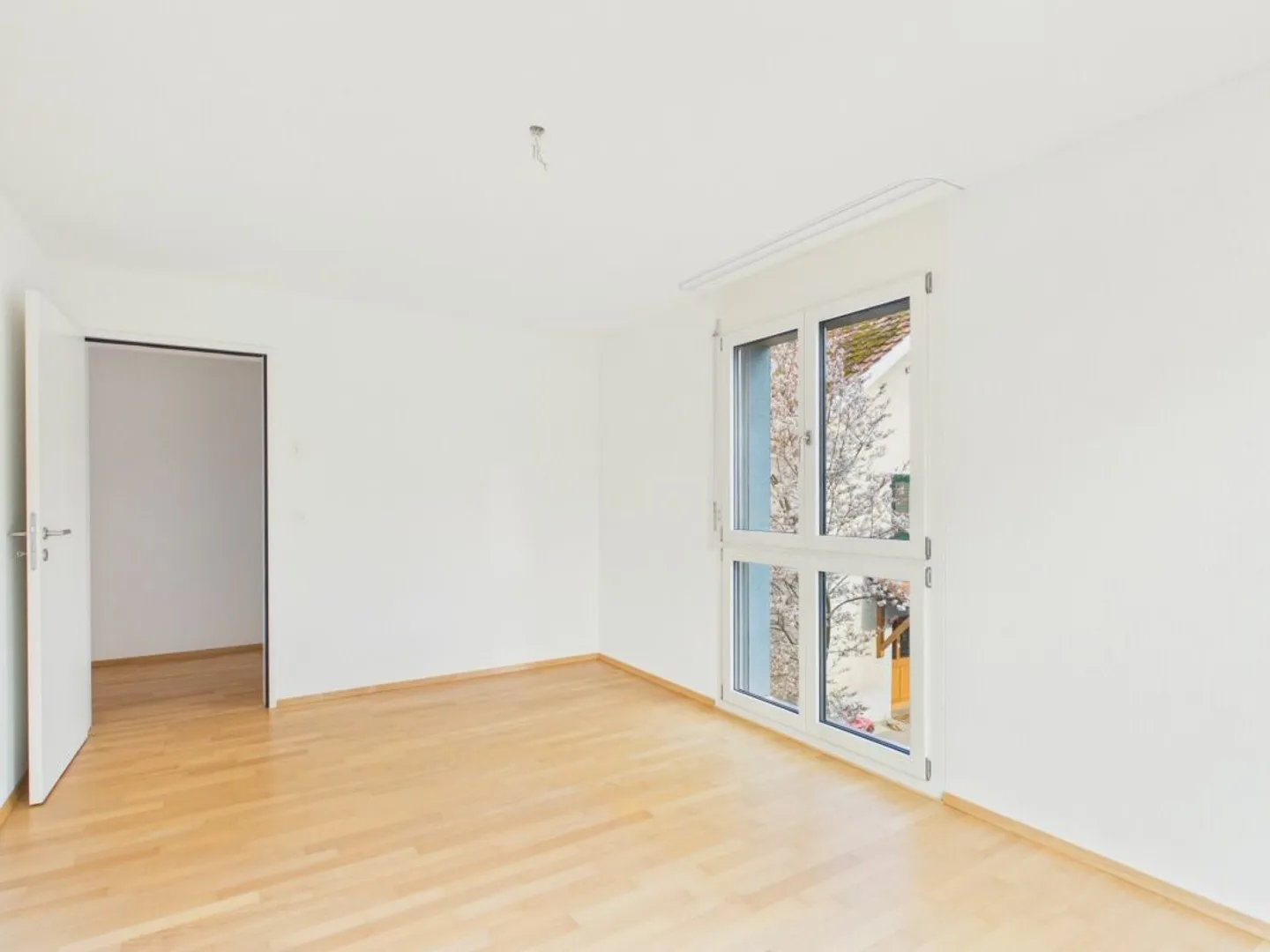 Moderne Wohnung mit zwei Balkonen - Foto 7 von 13