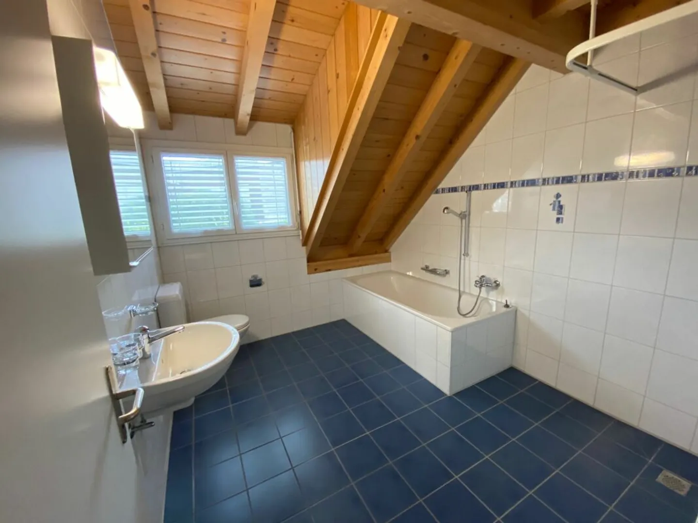 Luminoso appartamento familiare di 4,5 locali in affitto nel centro di Kerzers - Foto 5 di 5