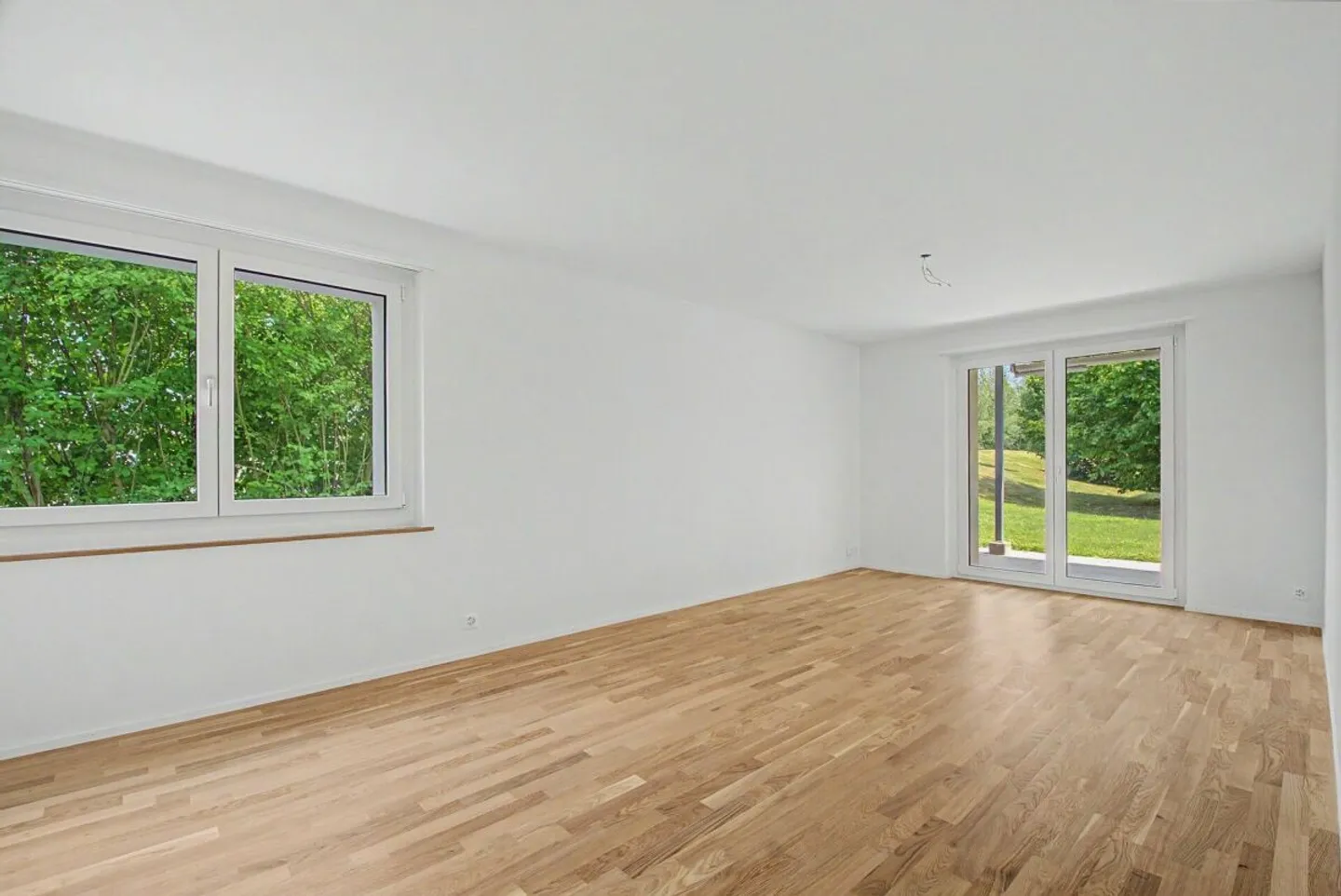 Les derniers appartements après rénovation totale - Modernes appartements de 2,5 pièces avec vue sur le lac ! - Photo 2 sur 9