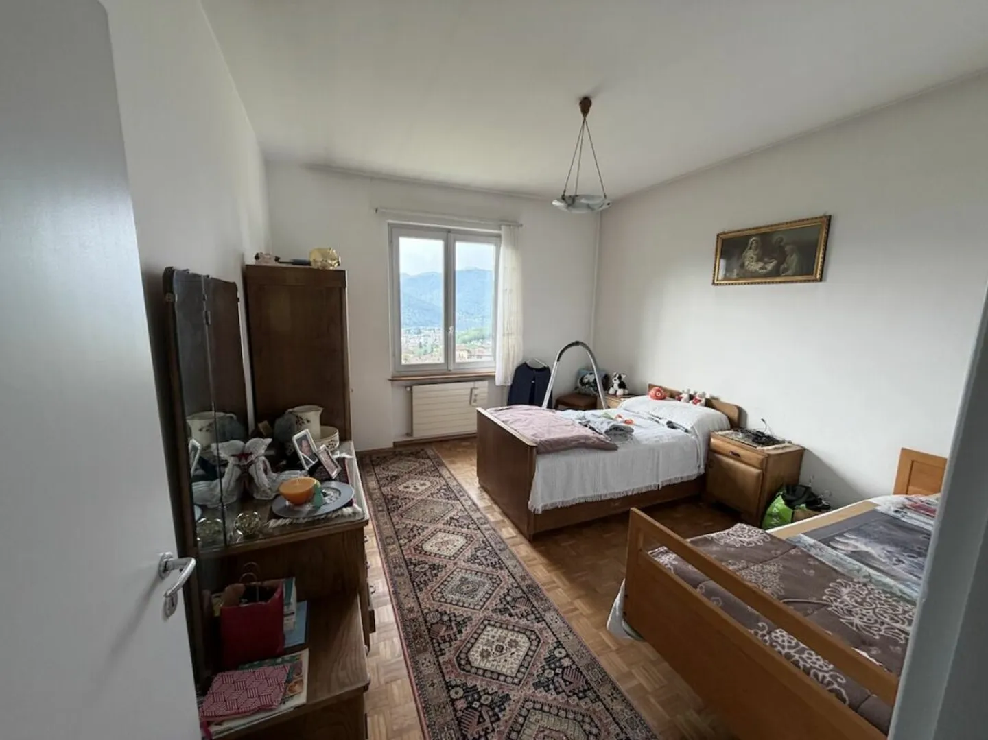 House with a separate apartment and lake view - Photo 10 of 13