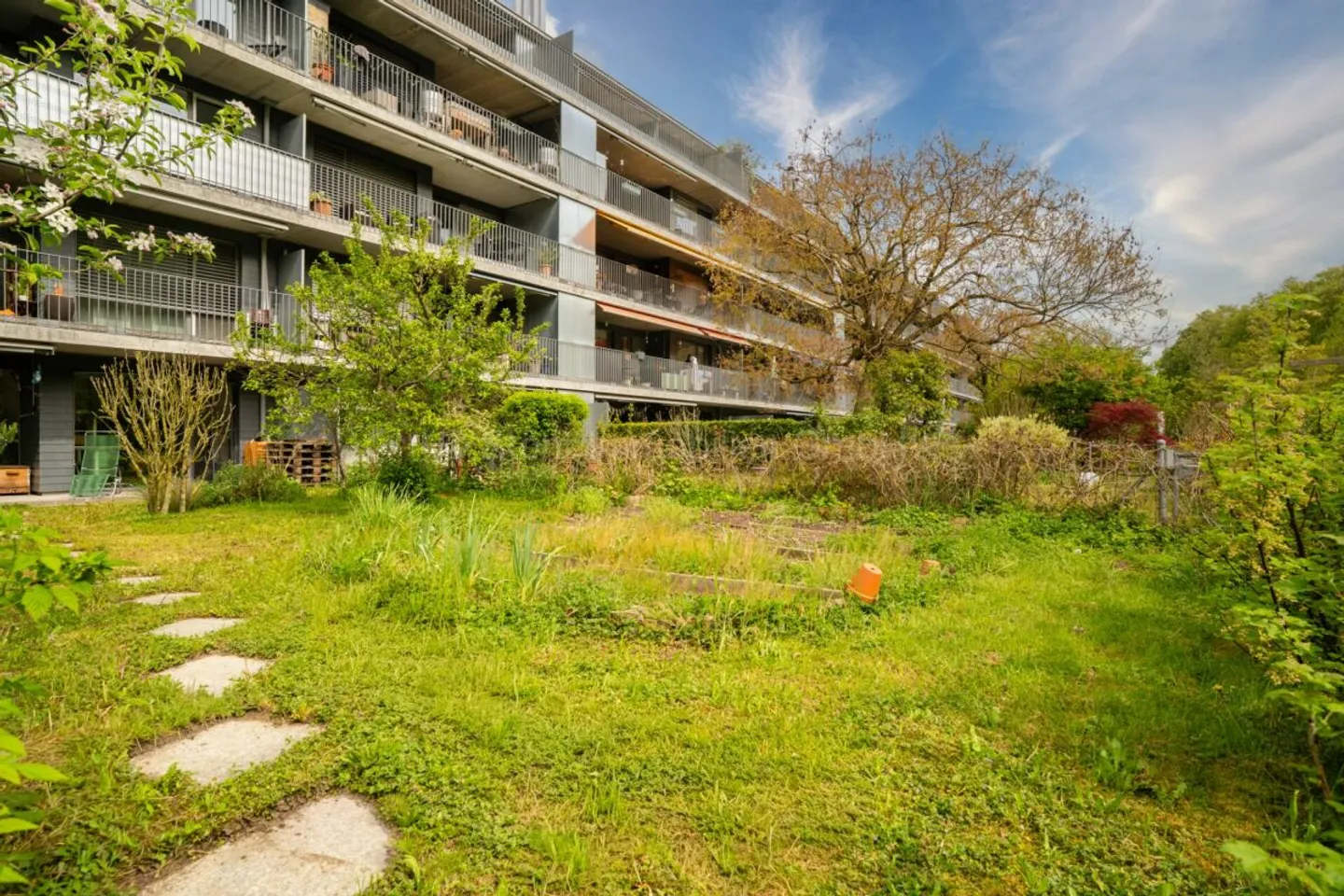 Appartamento di 2,5 locali ben curato con giardino spazioso - Foto 2 di 13