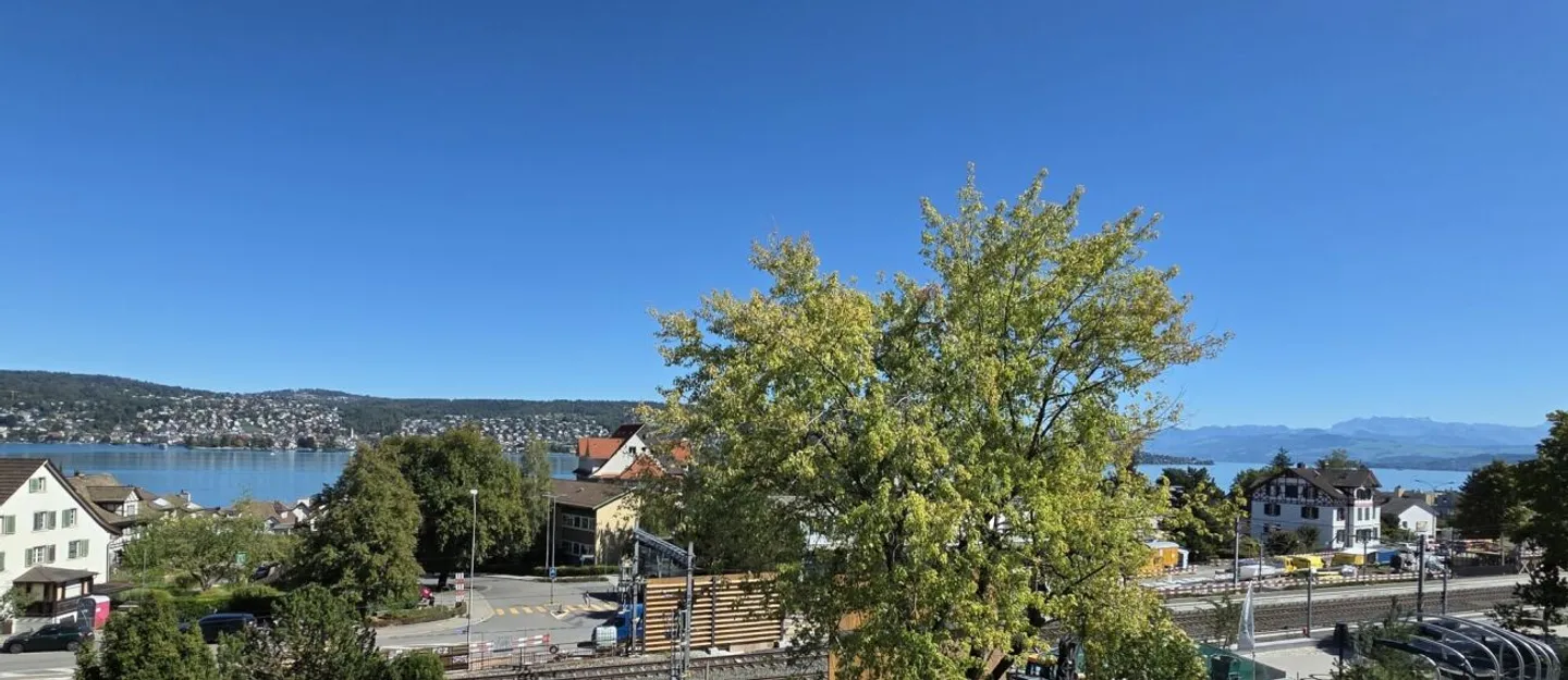 Appartamento attico con vista sul lago e sulla montagna a Rüschlikon - Foto 4 di 13