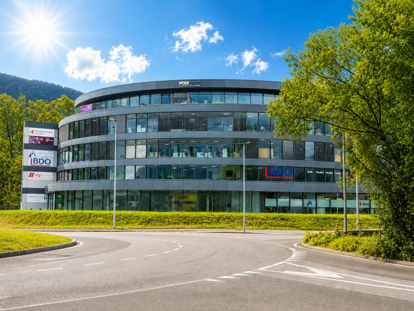 Geräumiges Büro mit Konferenzbereich zu vermieten - Foto 1 von 8