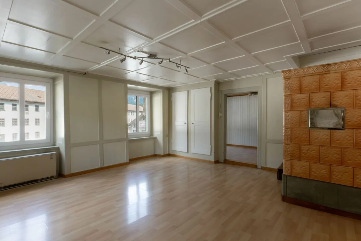 Spacious Single Family Home - Photo 2 of 11