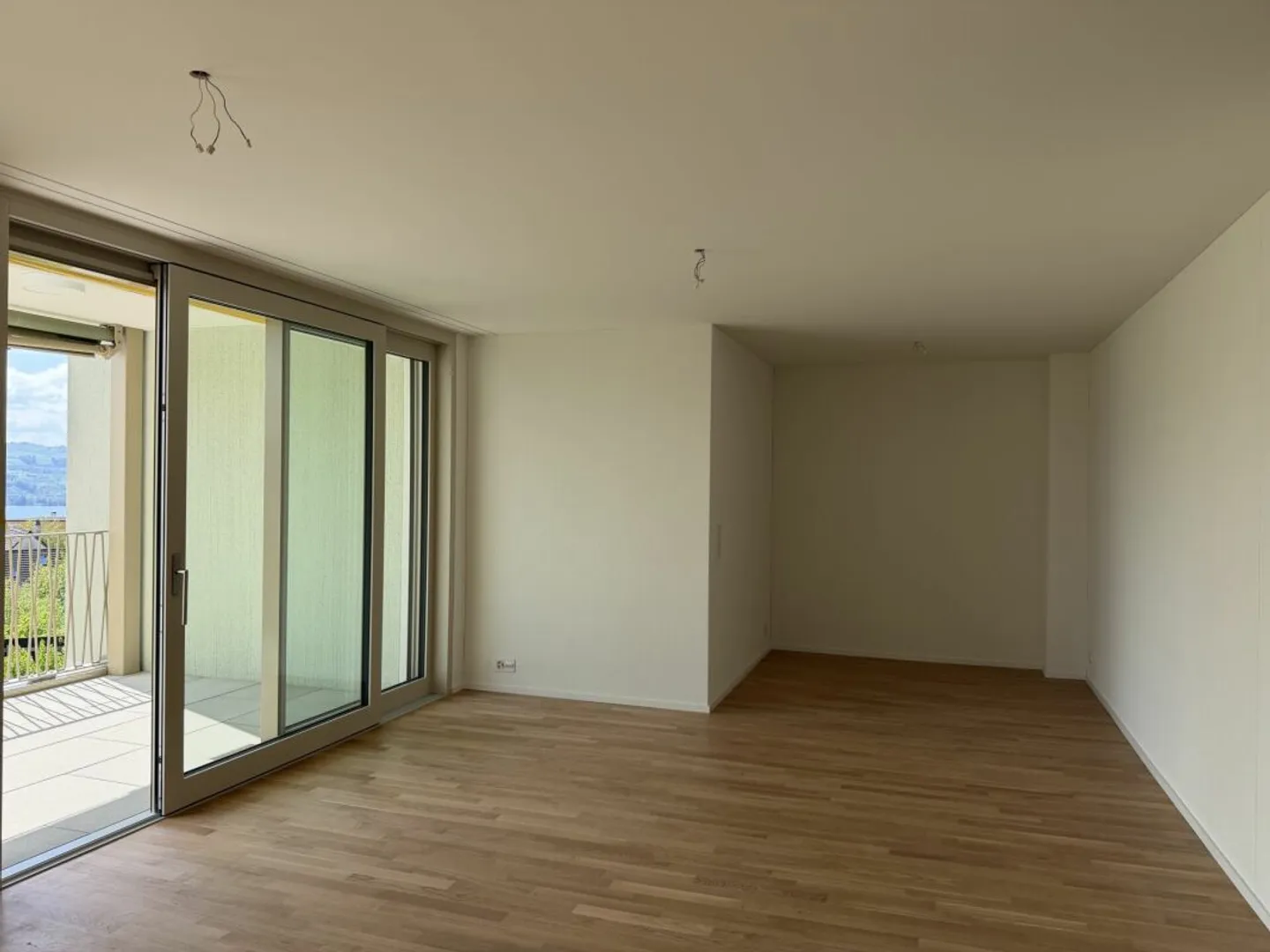 High-quality 2.5 room apartment with a magnificent view over Lake Zurich - Photo 4 of 11