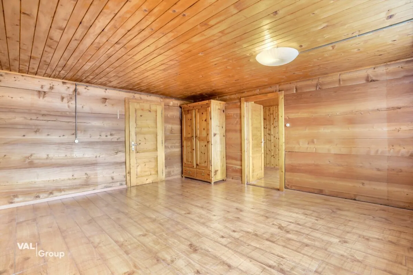 Renovated apartment in the village center with attractive additional room in the attic - Photo 6 of 13