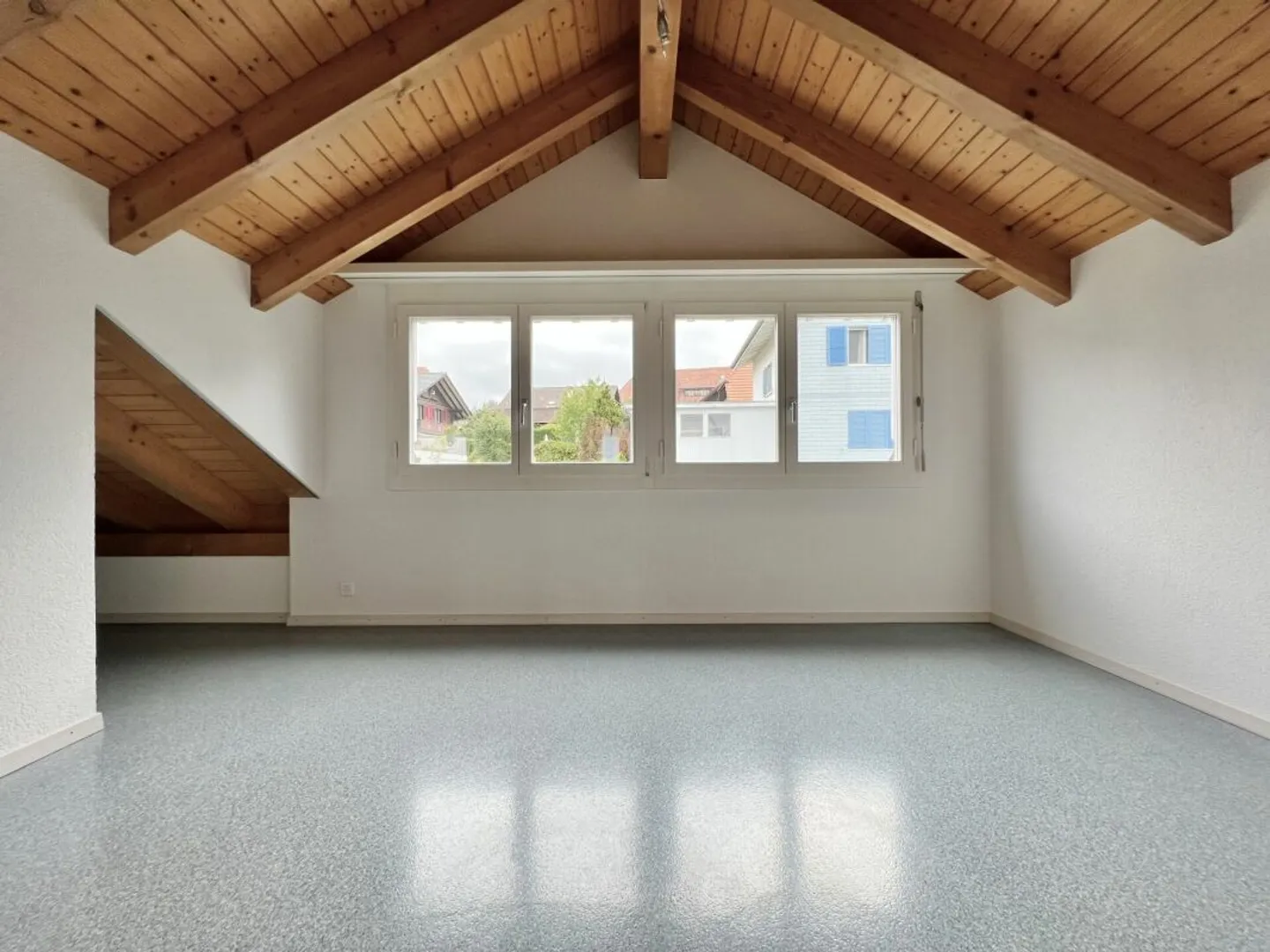 Charmante Dachwohnung - Foto 11 von 13