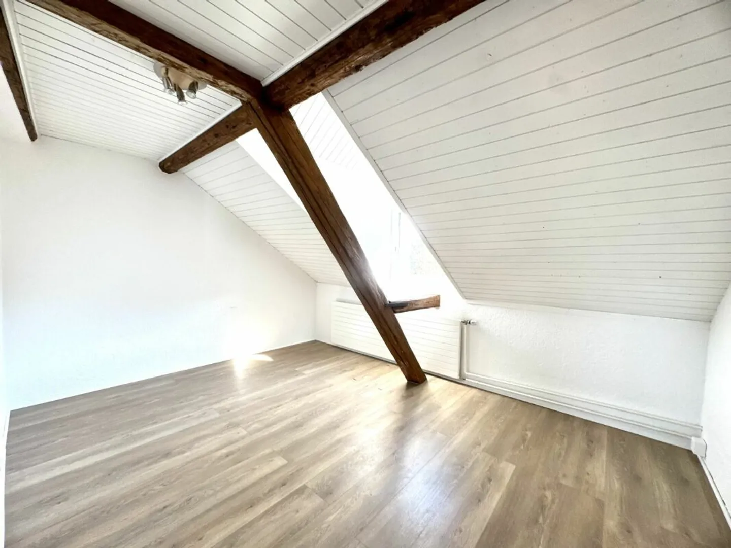 3.5 Room Attic Apartment - Photo 8 of 13