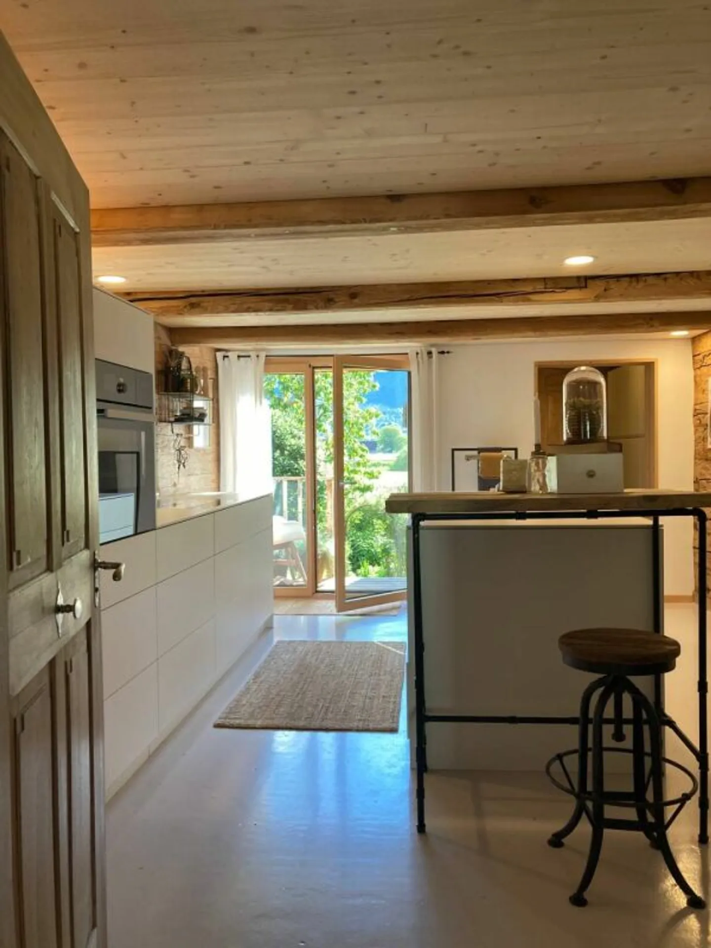 Charming Farmhouse - Photo 4 of 13