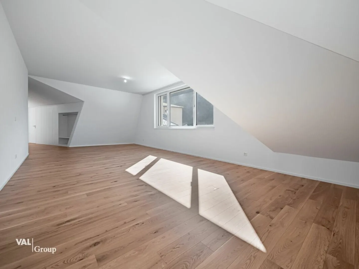 Vivre généreusement, vivre particulièrement - Maisonette sous les toits avec caractère - Photo 3 sur 12