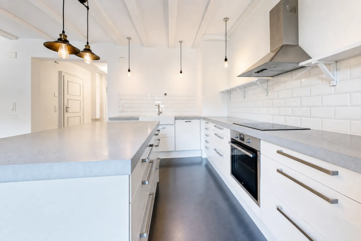 Charming city apartment in Gundeli - Photo 3 of 13