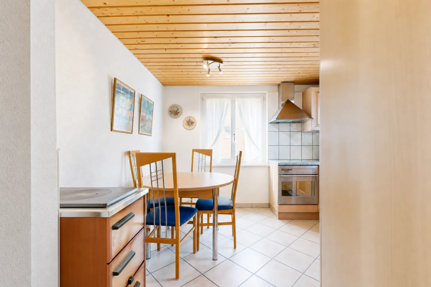 Einfamilienhaus mit grossem Garten und Garage - Photo 4 of 13