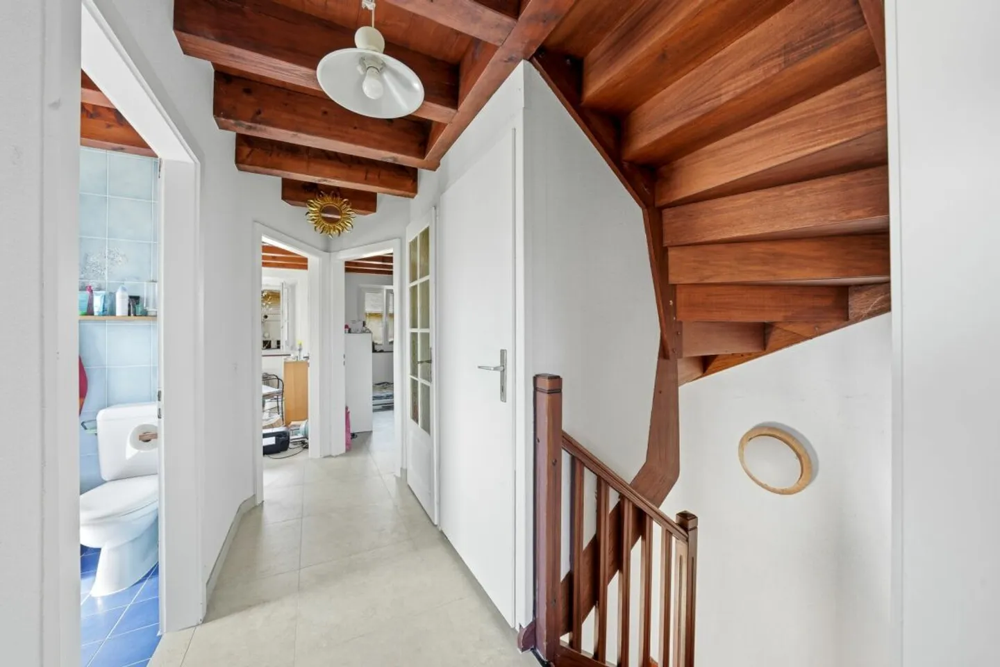 Maison mitoyenne d'angle de 5.5 pièces avec grand jardin - Foto 5 di 13