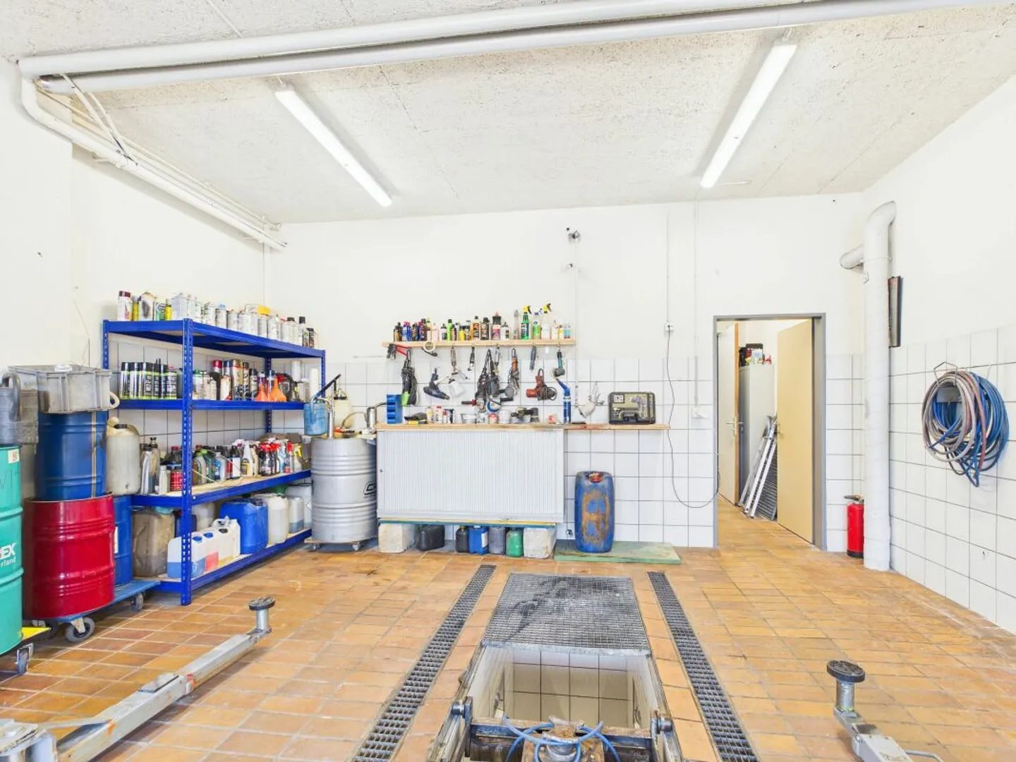Your dream garage in Fällanden is waiting for you! - Photo 3 of 13