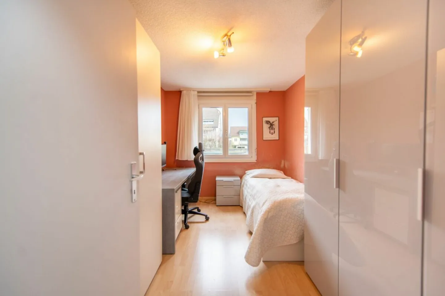 Charming Ground Floor Apartment - Photo 11 of 13