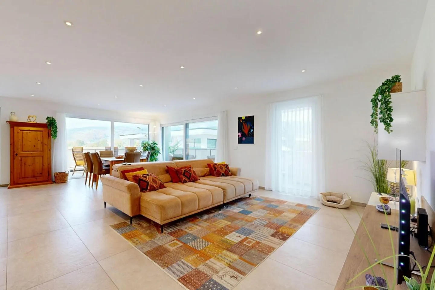 Beautiful, nearly new apartment in a quiet location - Photo 3 of 13