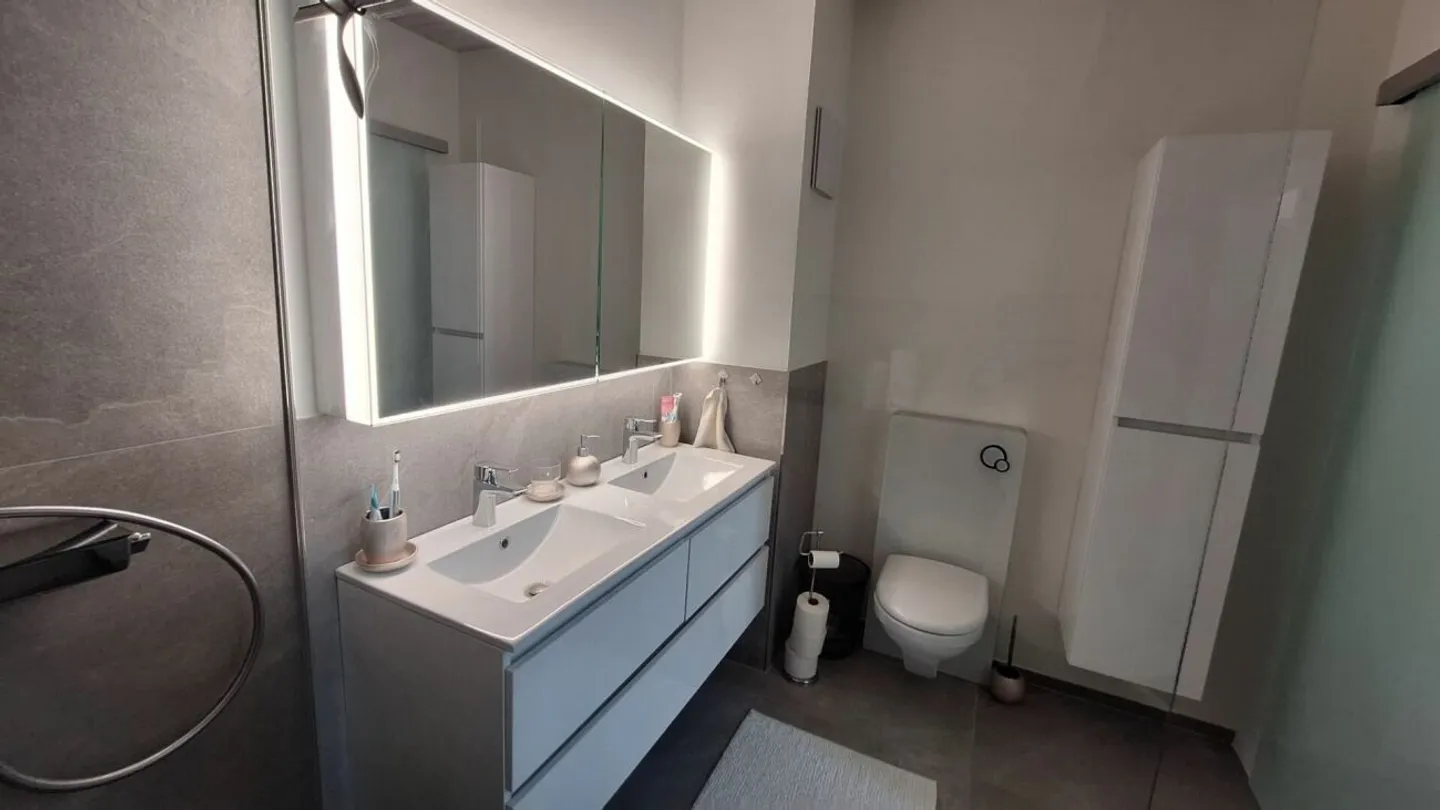 Ferienfeeling zu Hause erleben? Modernes 6.5-Zimmer-Reiheneckhaus mit fantastischem Garten, Waldanschluss in ruhiger Lage Dietikon - Foto 12 von 13