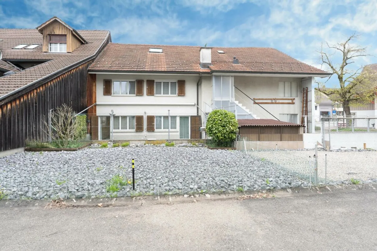 Charmantes Haus mit Werkstatt - Foto 1 von 13