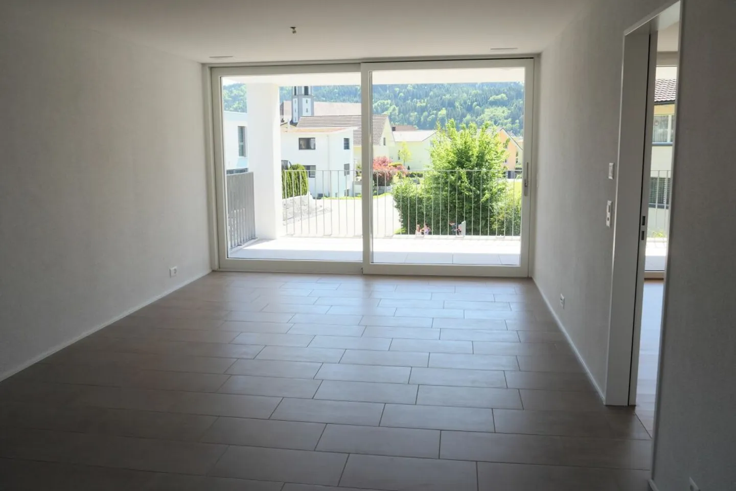 Moderne 2.5-Zimmerwohnung - Photo 3 of 9