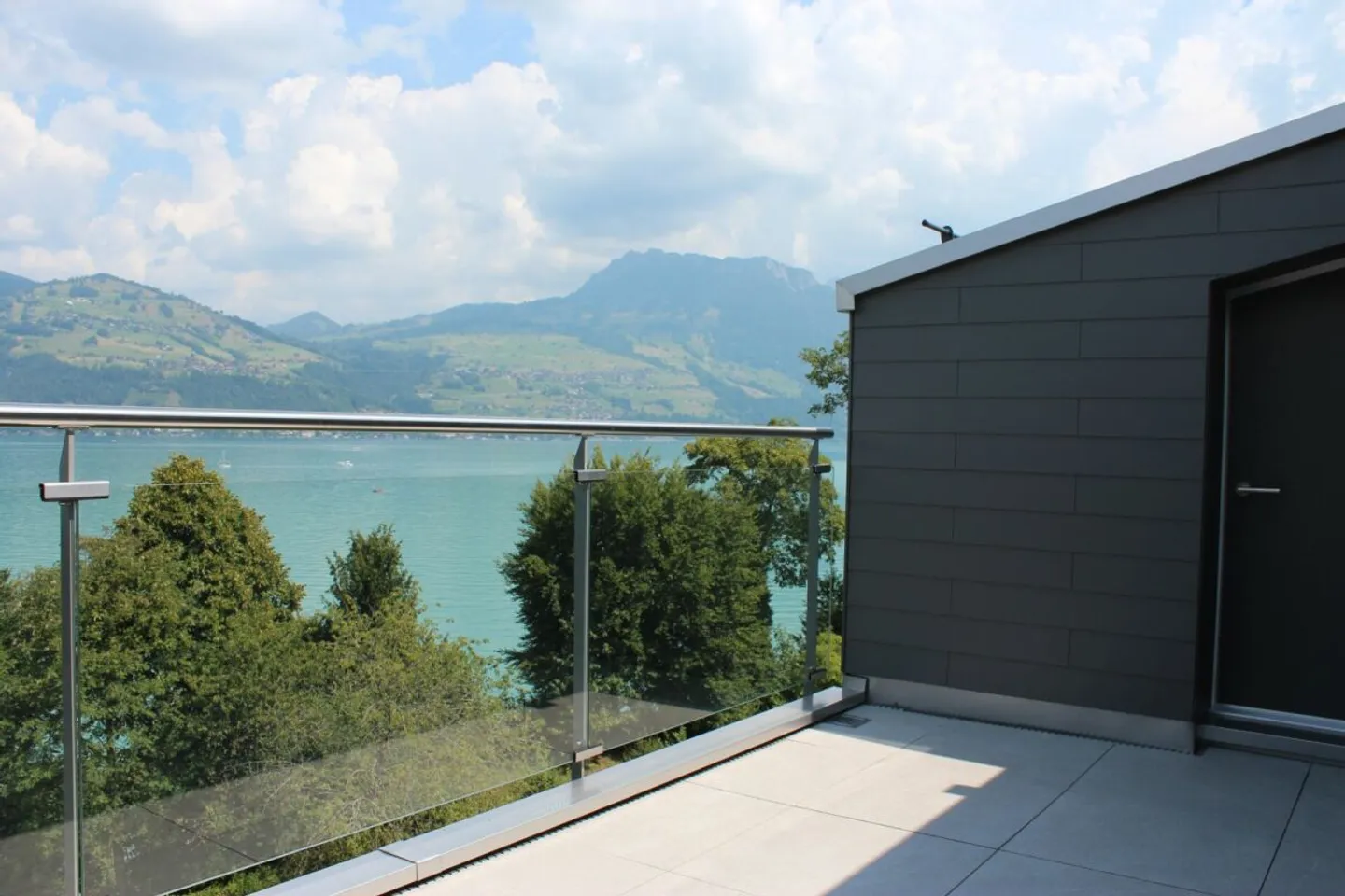 Charming Penthouse by Lake Thun - Photo 7 of 13