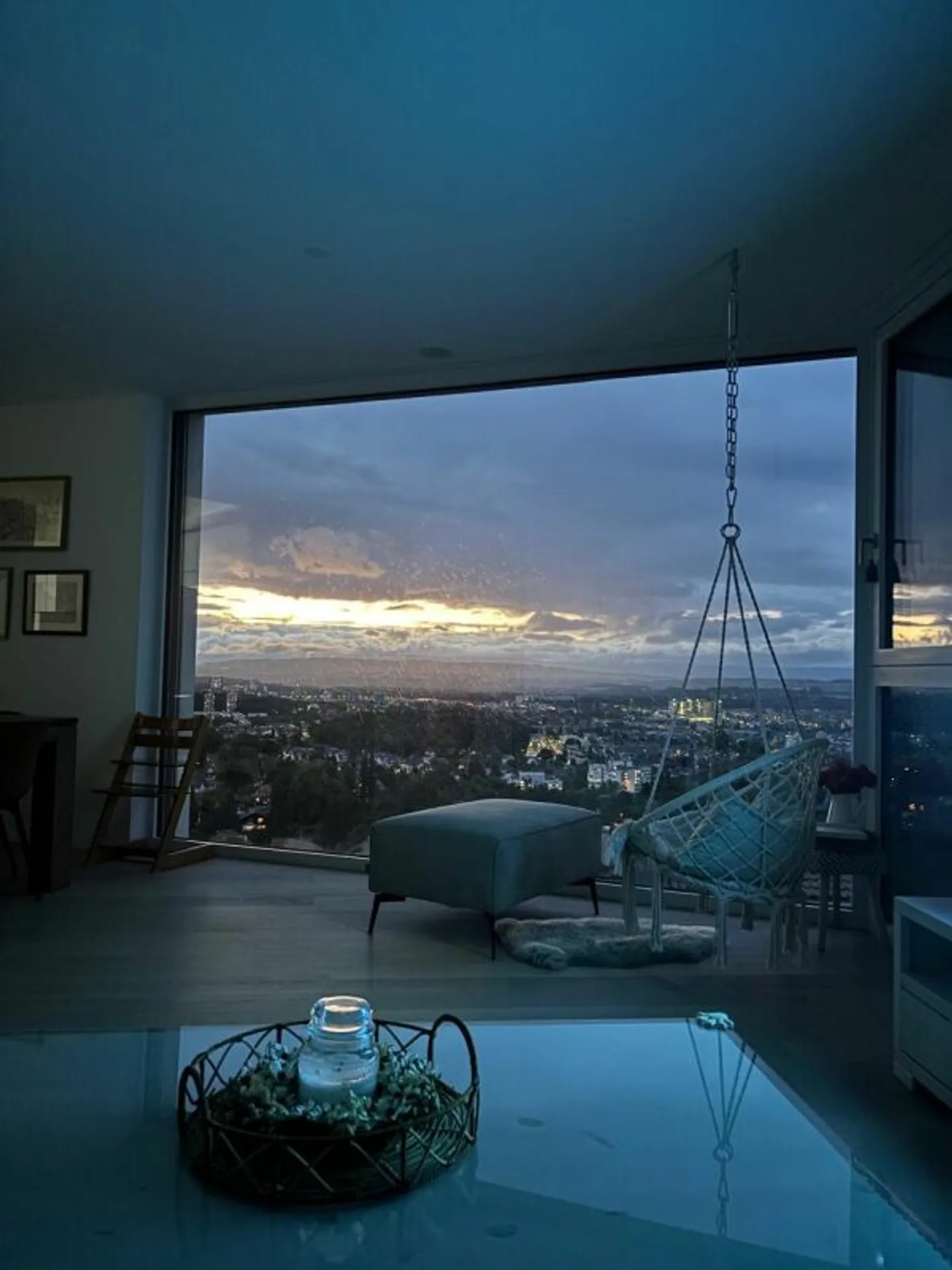Exclusive 4.5-room split apartment with breathtaking panoramic views over Bern - Photo 2 of 13