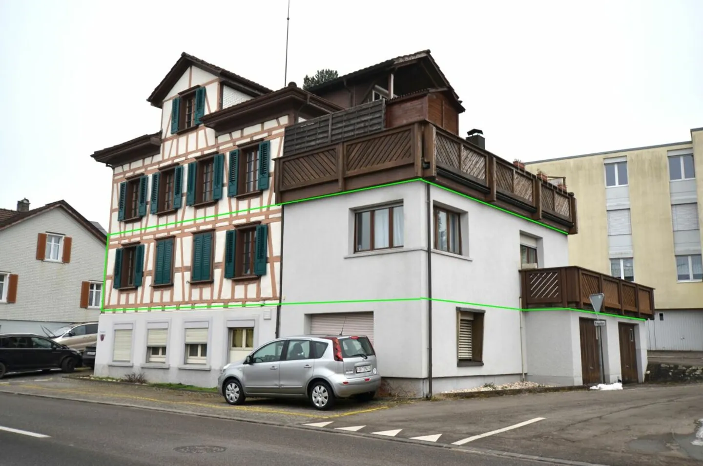 Glad to come home and enjoy the huge terrace! - Photo 2 of 9