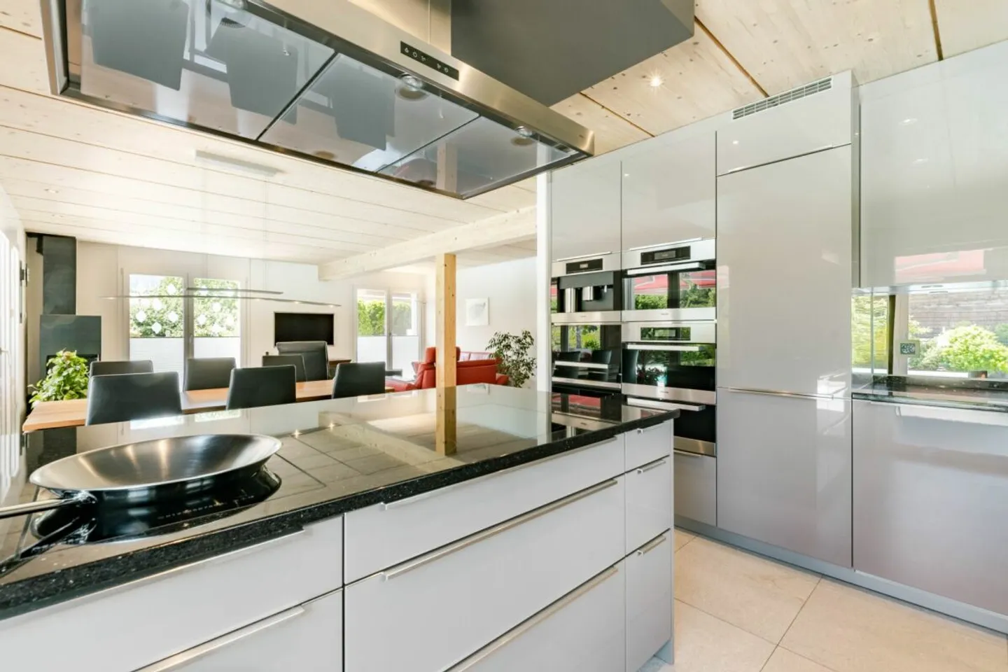 Exclusive single-family house with pool in Hofstetten - Photo 3 of 13