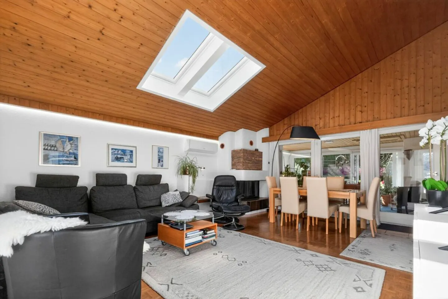 Einfamilienhaus mit Einliegerwohnung an idyllischer Lage mit herrlicher Aussicht - Foto 4 von 12