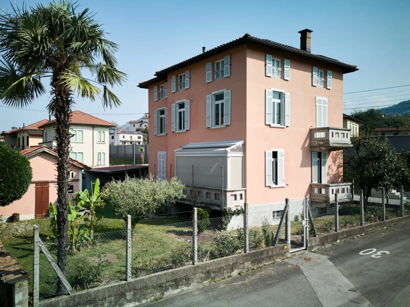 Villa Liberty con giardino - Foto 1 di 13